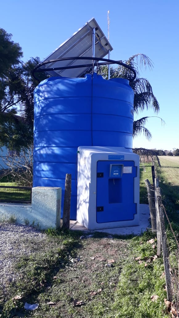 Instalación del Dispenser Comunitario para el Rotary Club